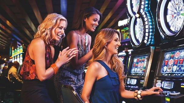goldenfish APP Mobile တွင် Esports ပြိုင်ပွဲ Live Betting ကစားနေသောမြင်ကွင်း